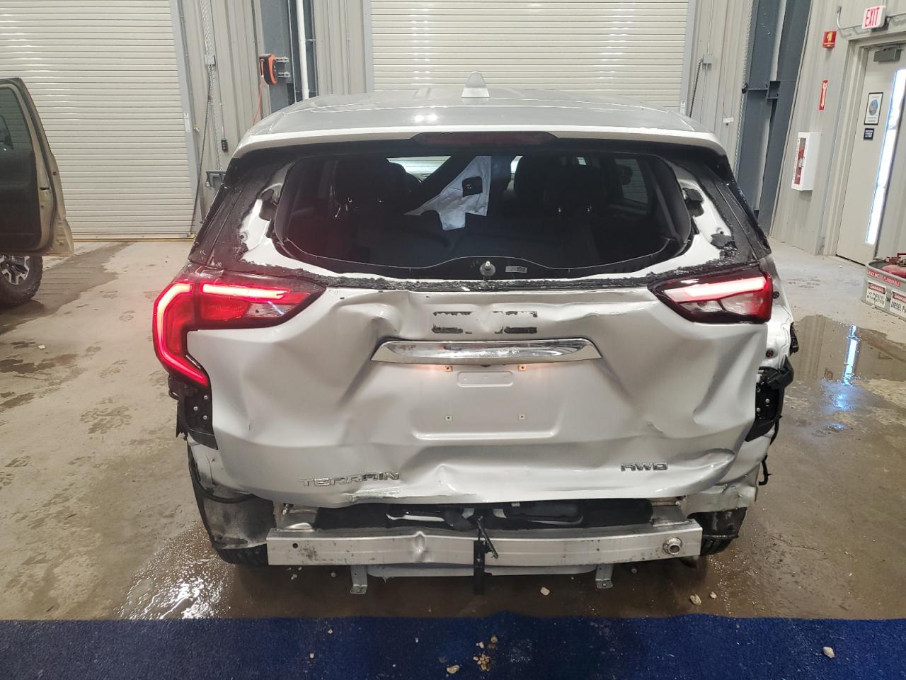 2018 GMC Terrain - Image 6