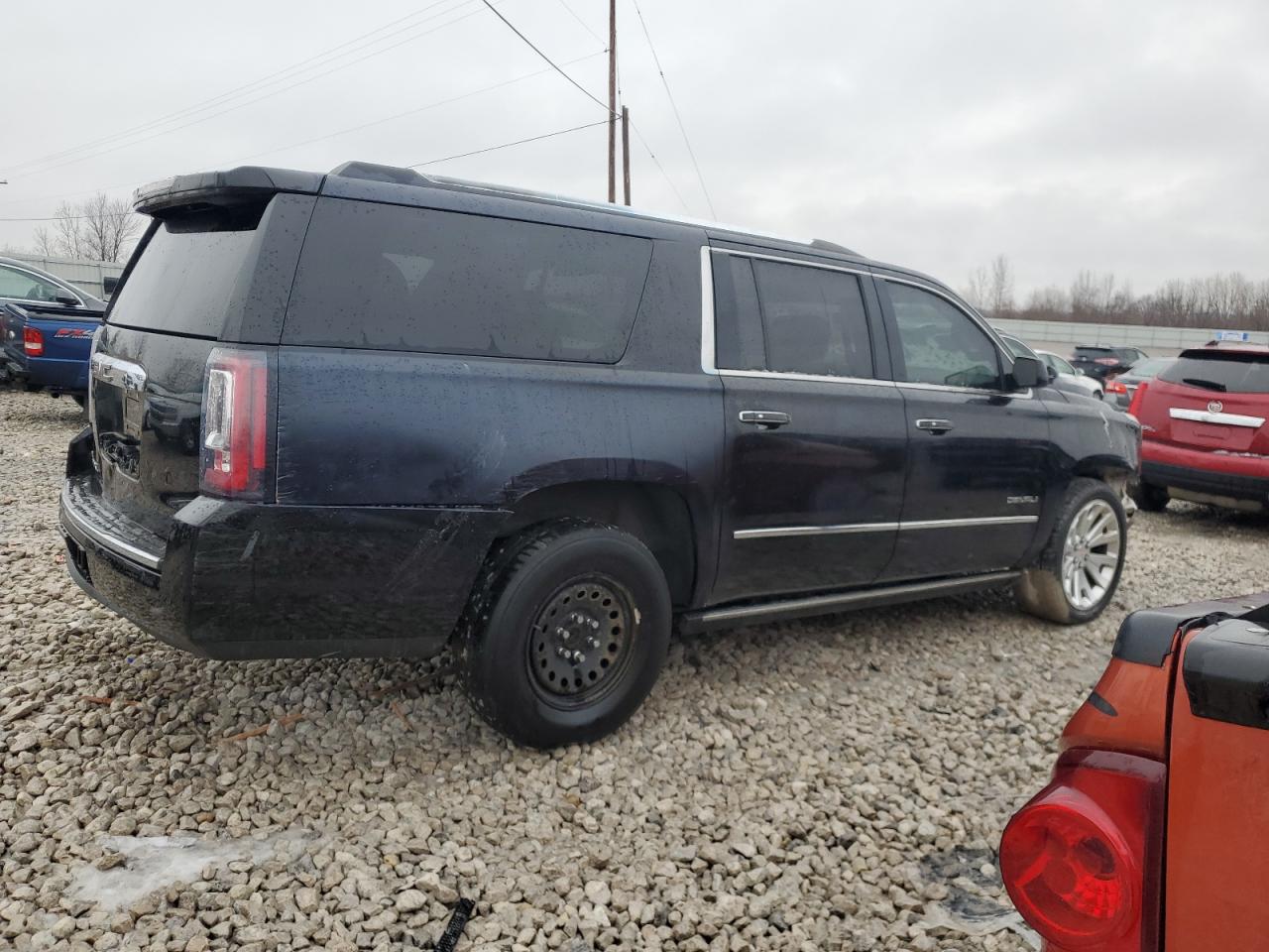2017 GMC Yukon - Image 3