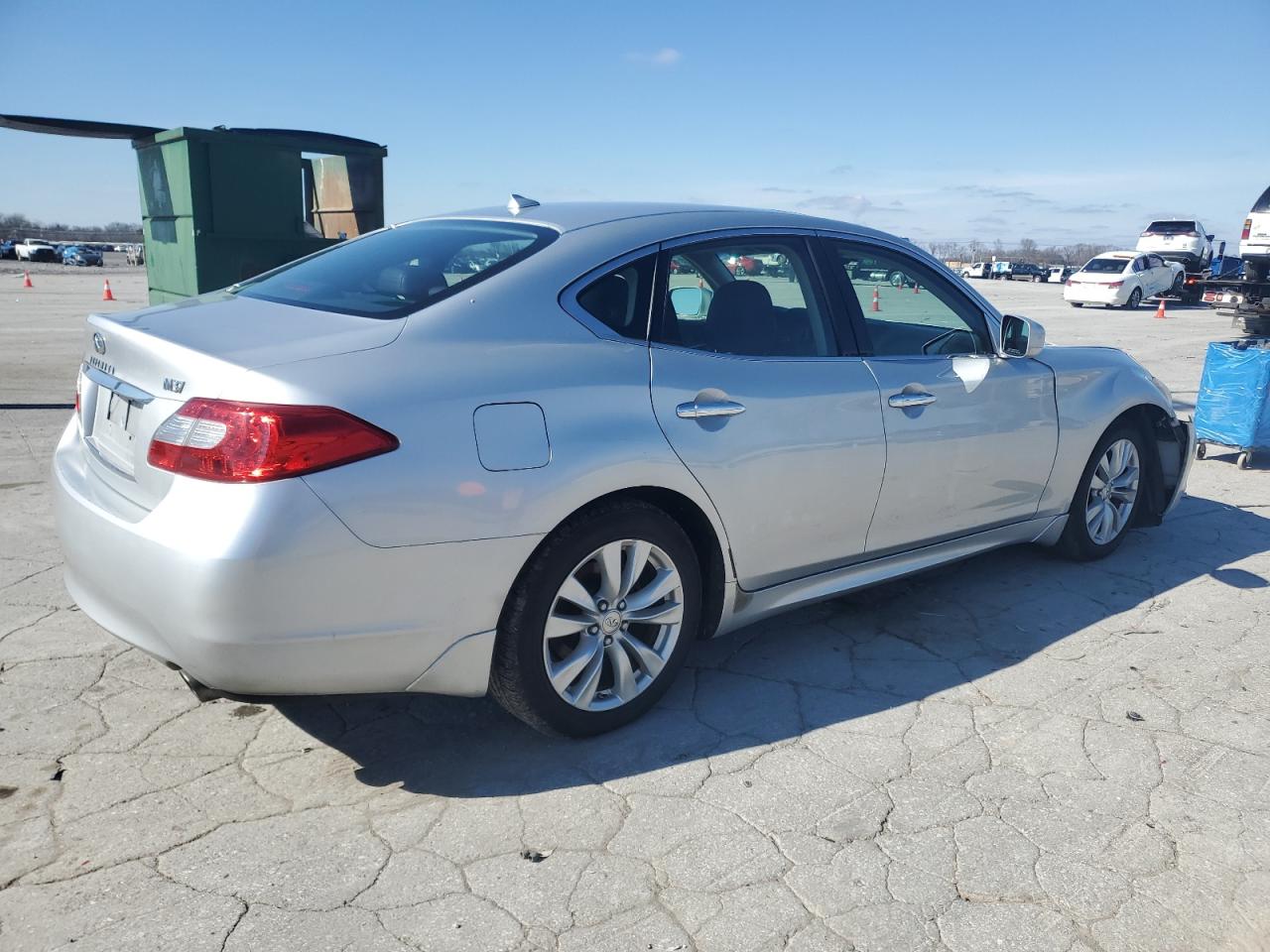2011 Infiniti M - Image 3