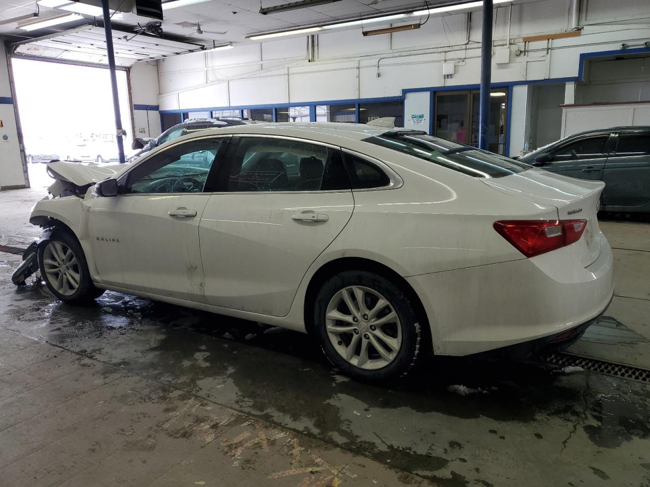 2018 Chevrolet Malibu - Image 2