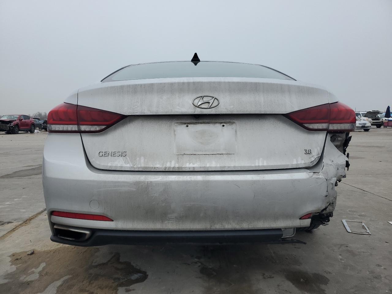 2015 Hyundai Genesis - Image 6