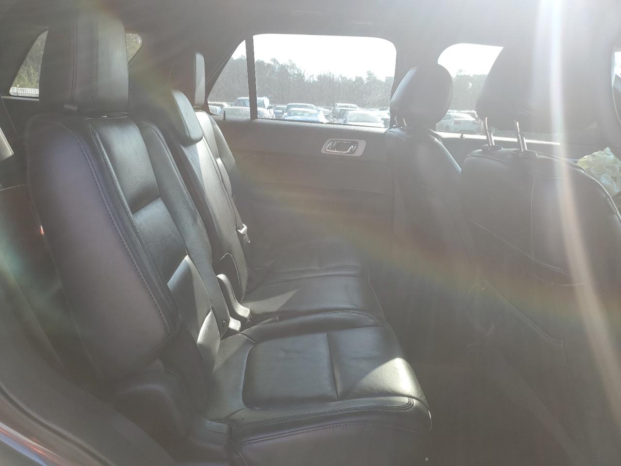 2015 Ford Explorer - Image 11