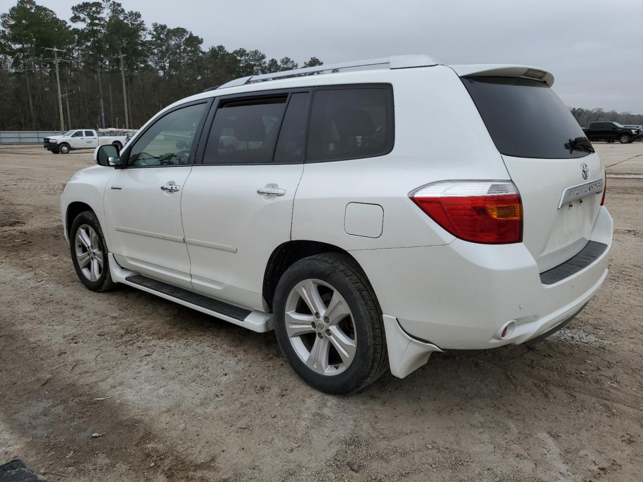2010 Toyota Highlander - Image 2