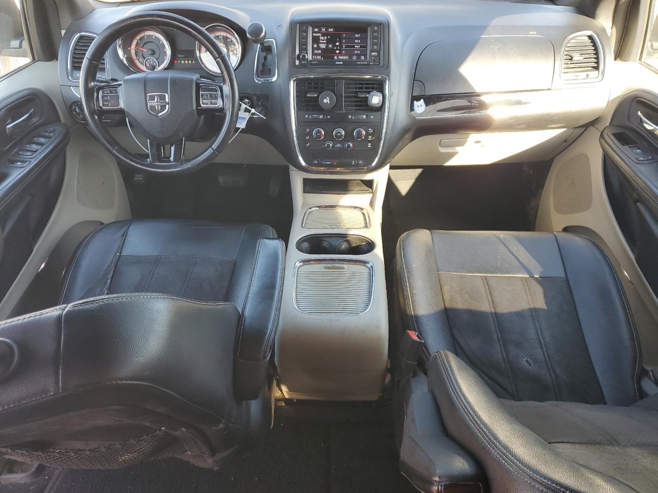2019 Dodge Caravan - Image 8