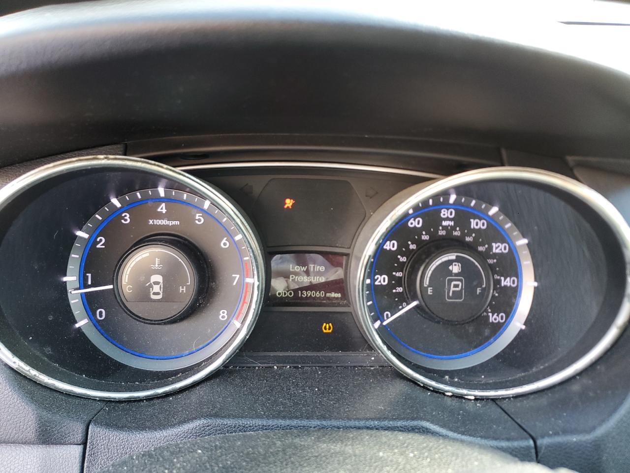 2011 Hyundai Sonata - Image 9
