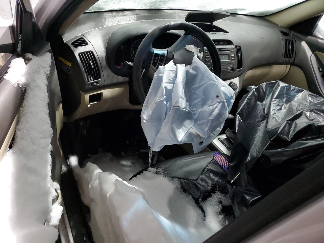 2010 Hyundai Elantra - Image 8