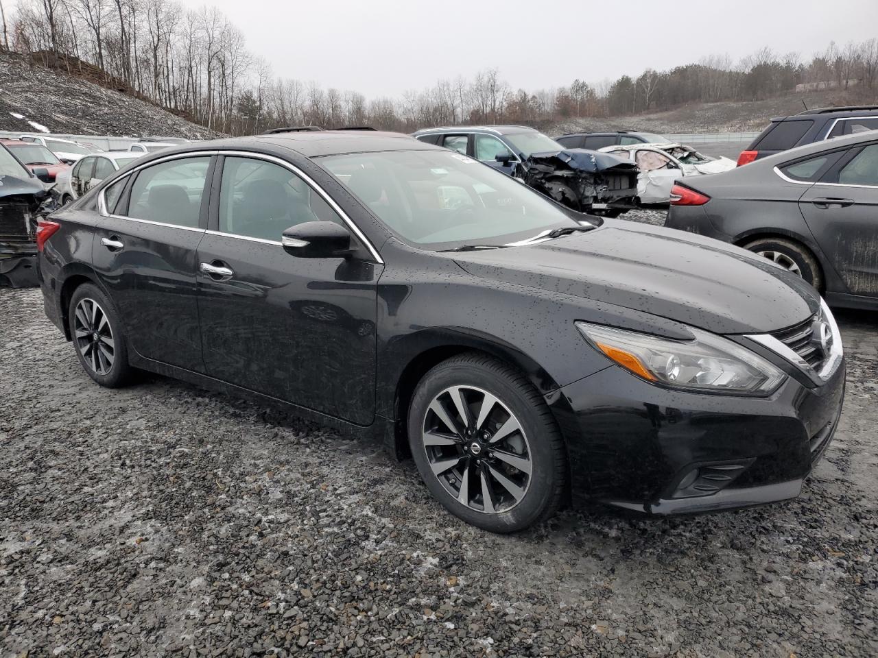 2017 Nissan Altima - Image 4