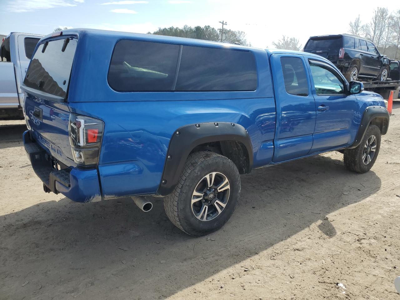 2018 Toyota Tacoma - Image 3