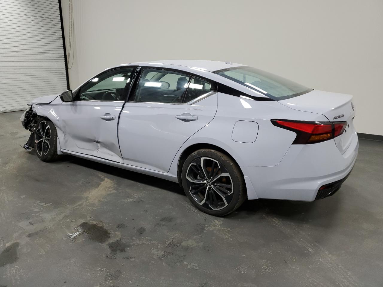 2024 Nissan Altima - Image 2