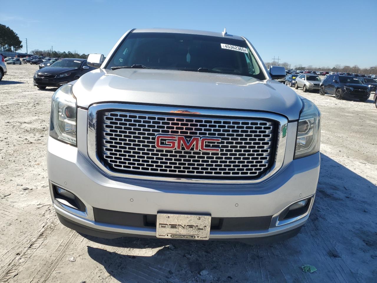 2017 GMC Yukon - Image 5