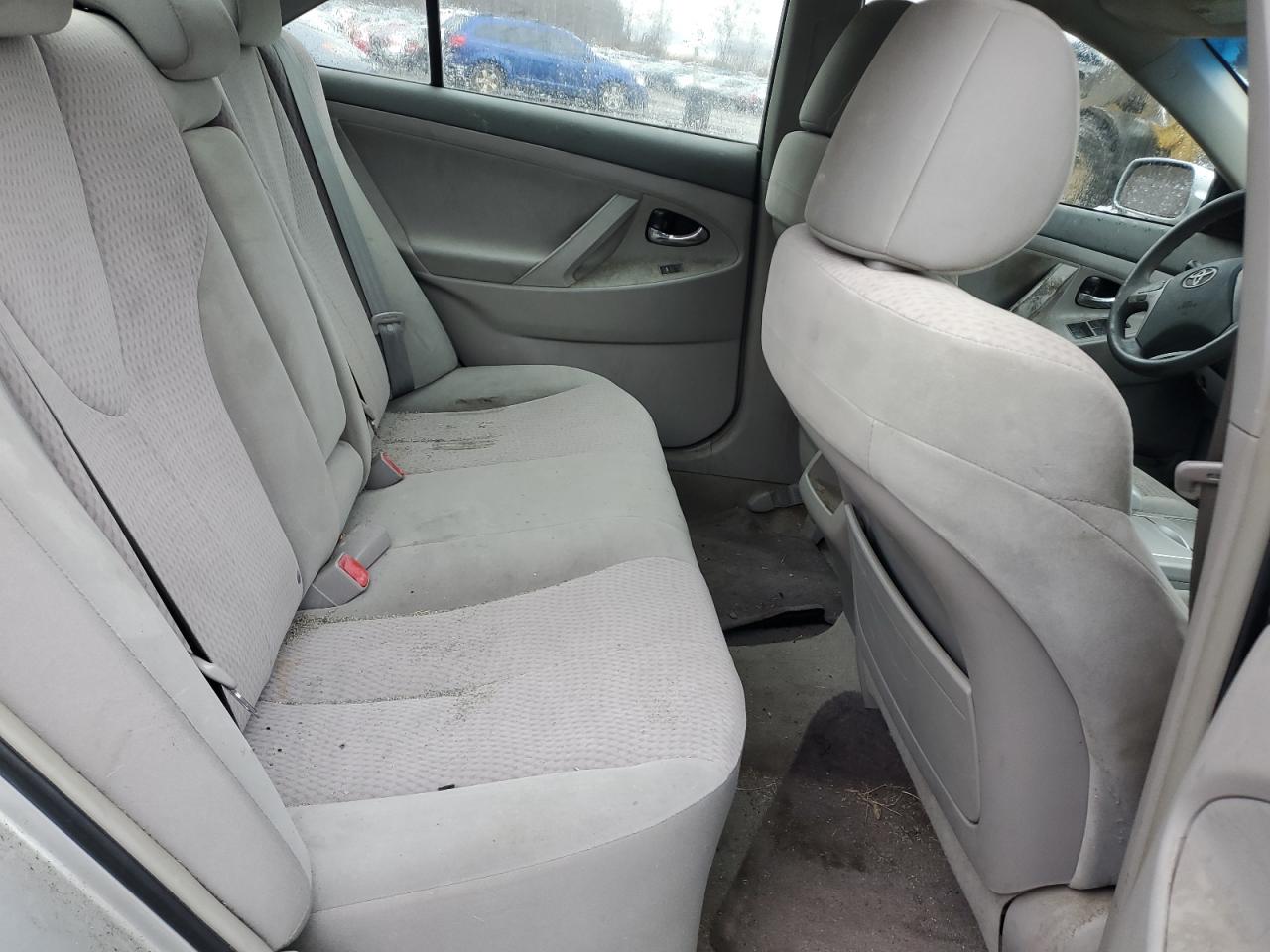 2011 Toyota Camry - Image 10