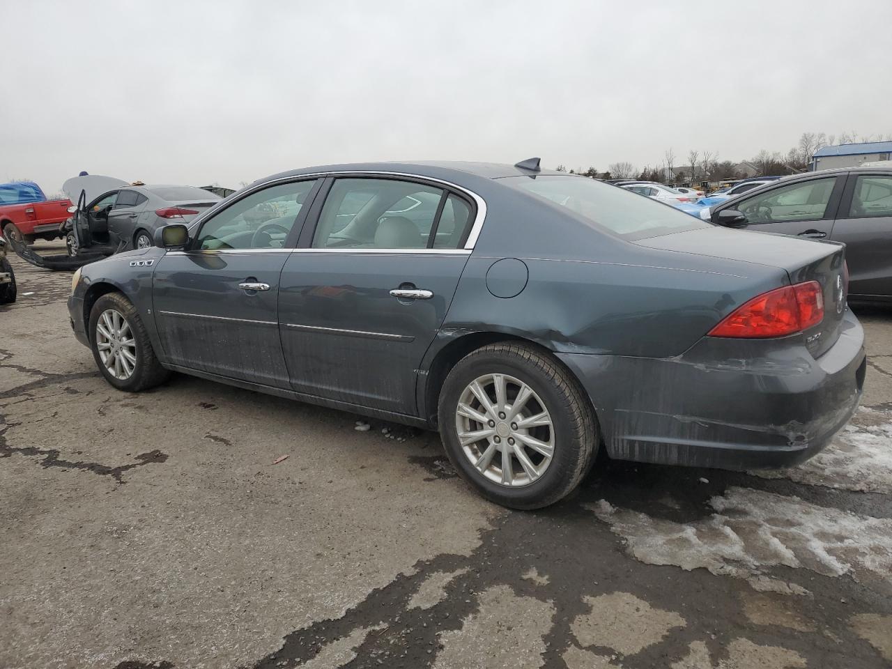 2009 Buick Lucerne - Image 2