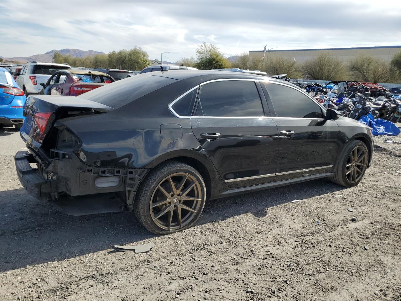 2016 Volkswagen Passat - Image 3