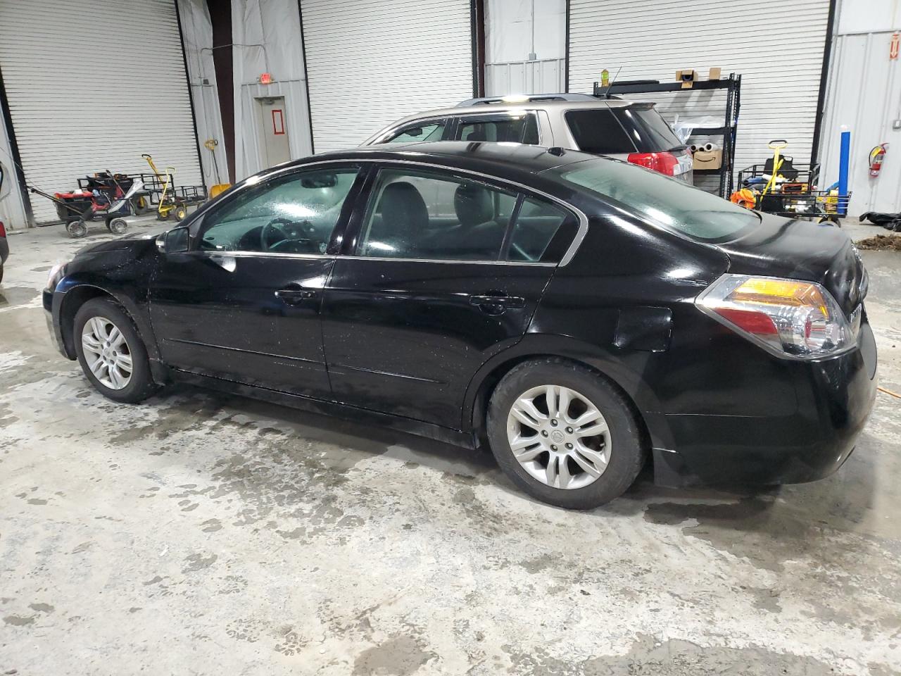 2012 Nissan Altima - Image 2