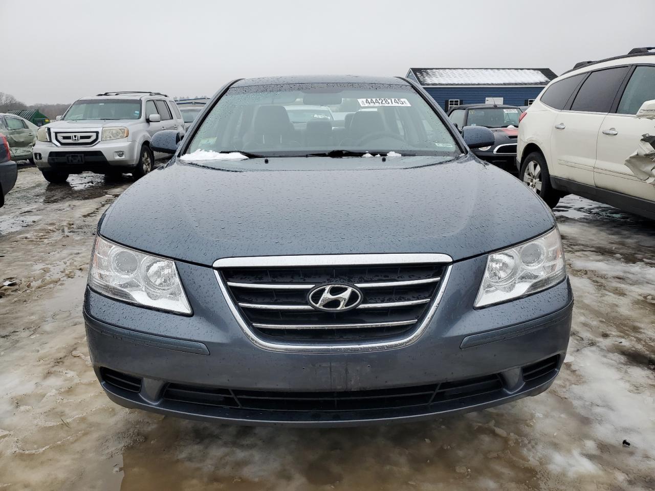 2010 Hyundai Sonata - Image 5