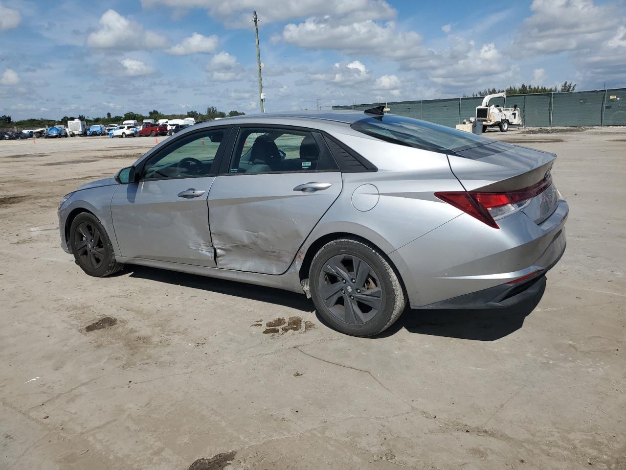 2021 Hyundai Elantra - Image 2