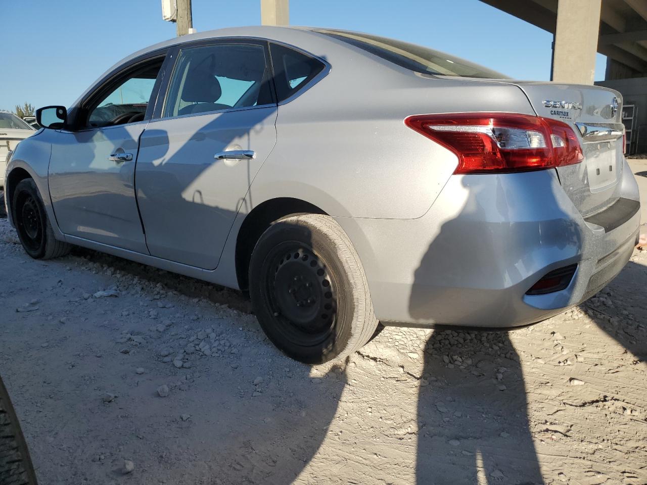 2016 Nissan Sentra - Image 2
