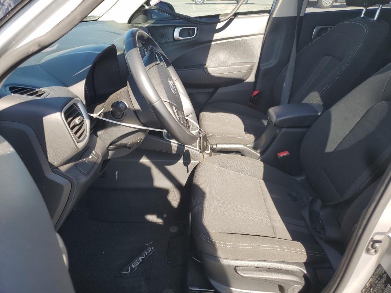 2022 Hyundai Venue - Image 7