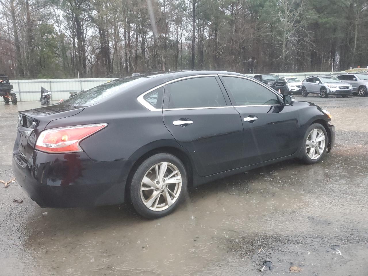 2015 Nissan Altima - Image 3