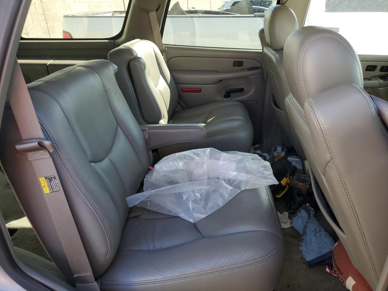 2004 Chevrolet Tahoe - Image 11