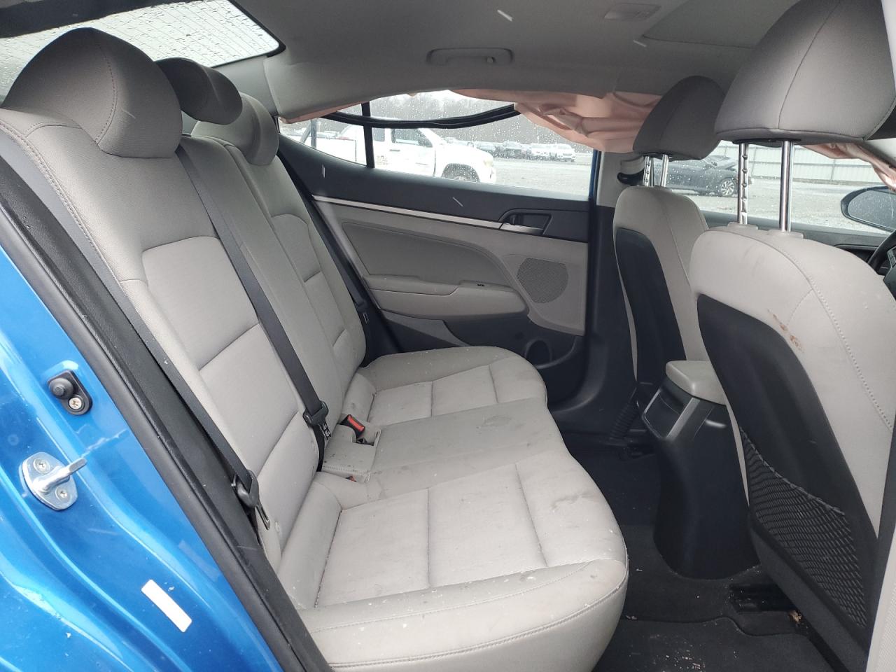 2018 Hyundai Elantra - Image 10