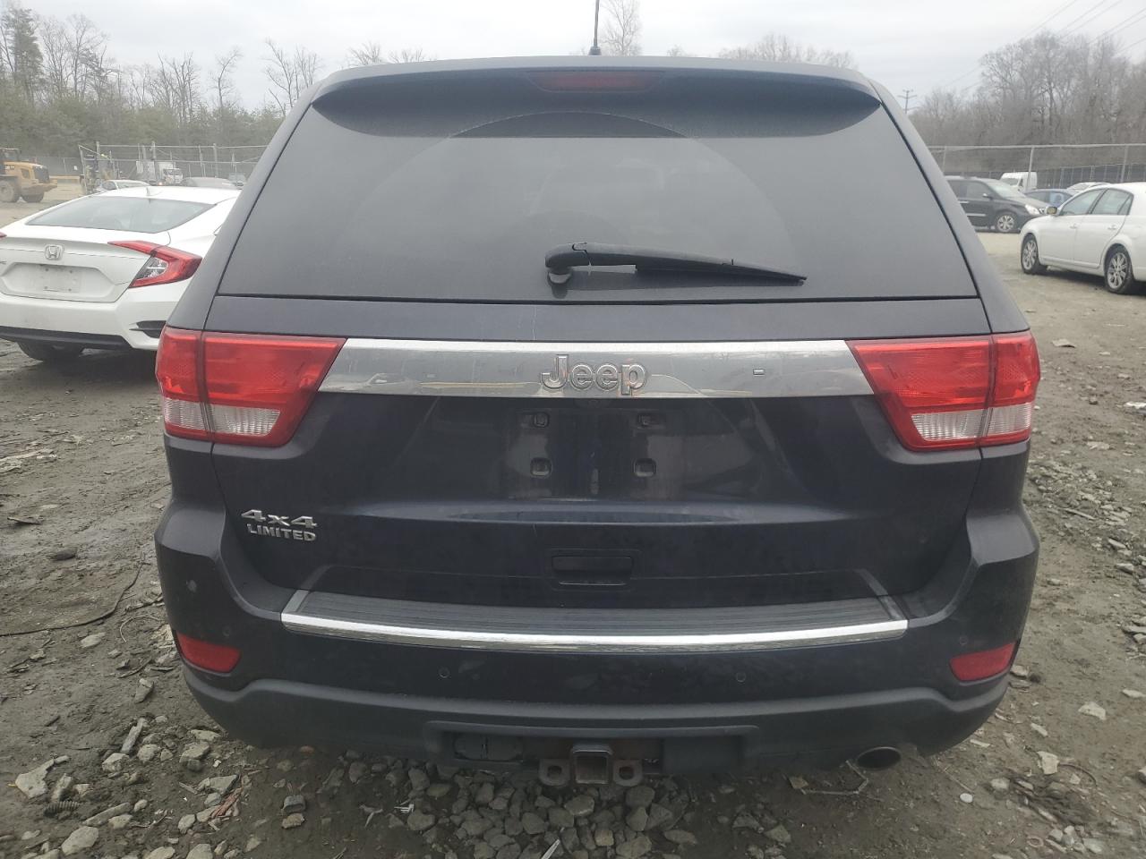 2011 Jeep Grand Cherokee - Image 6