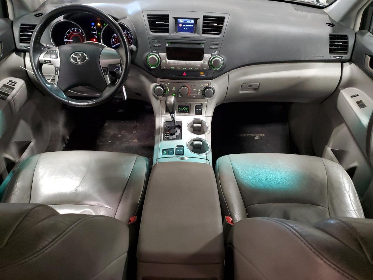 2011 Toyota Highlander - Image 8