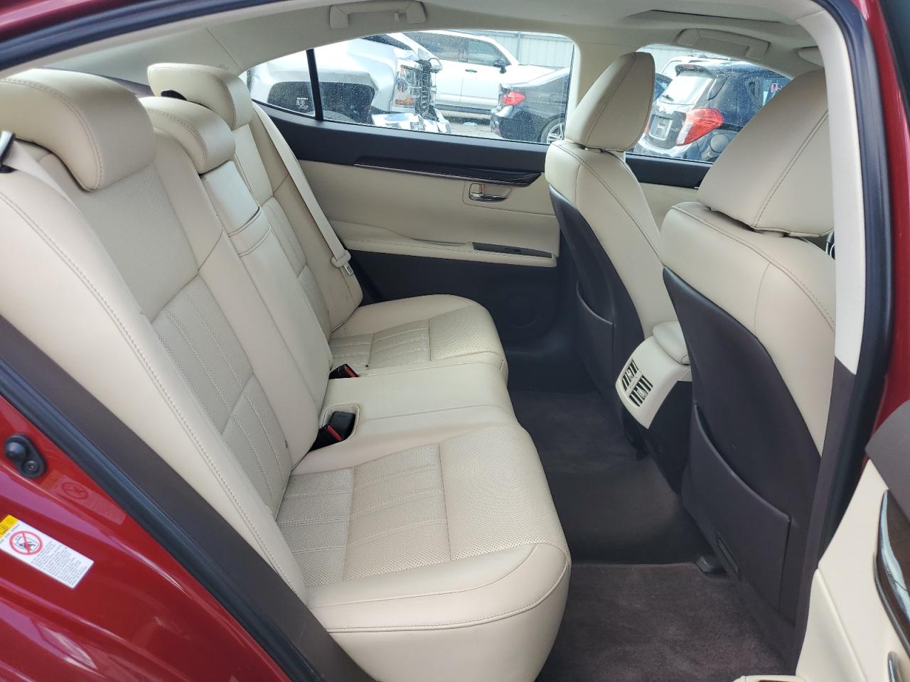2016 Lexus ES - Image 10