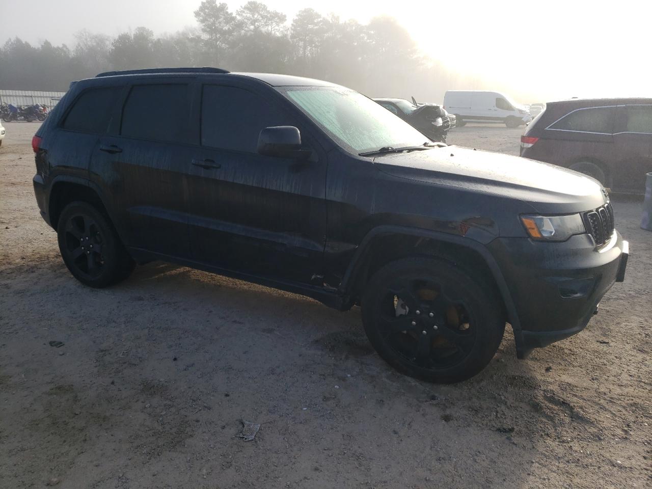 2018 Jeep Grand Cherokee - Image 4