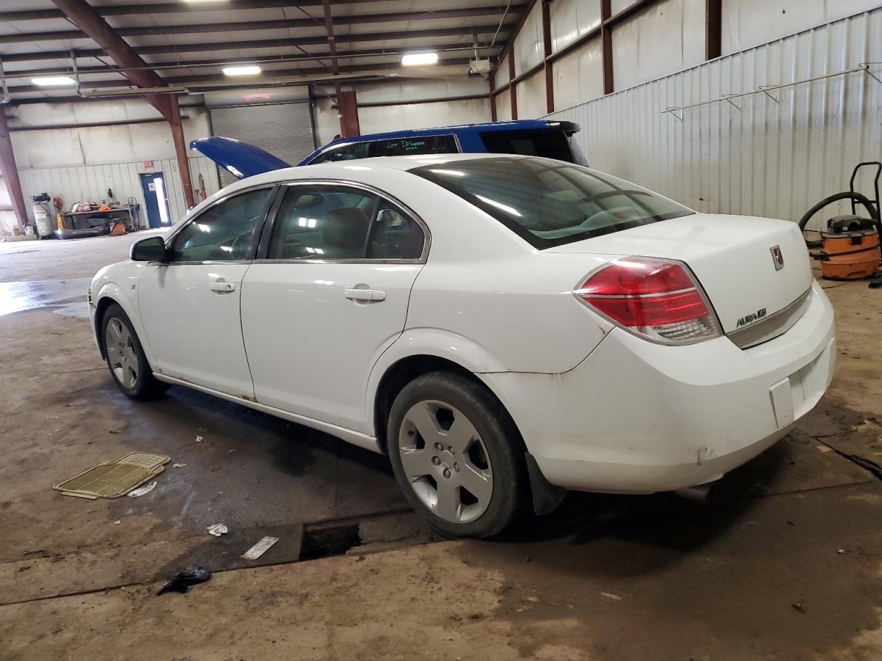2009 Saturn Aura - Image 2