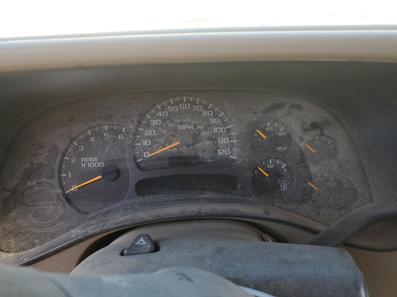 2004 GMC Sierra - Image 9