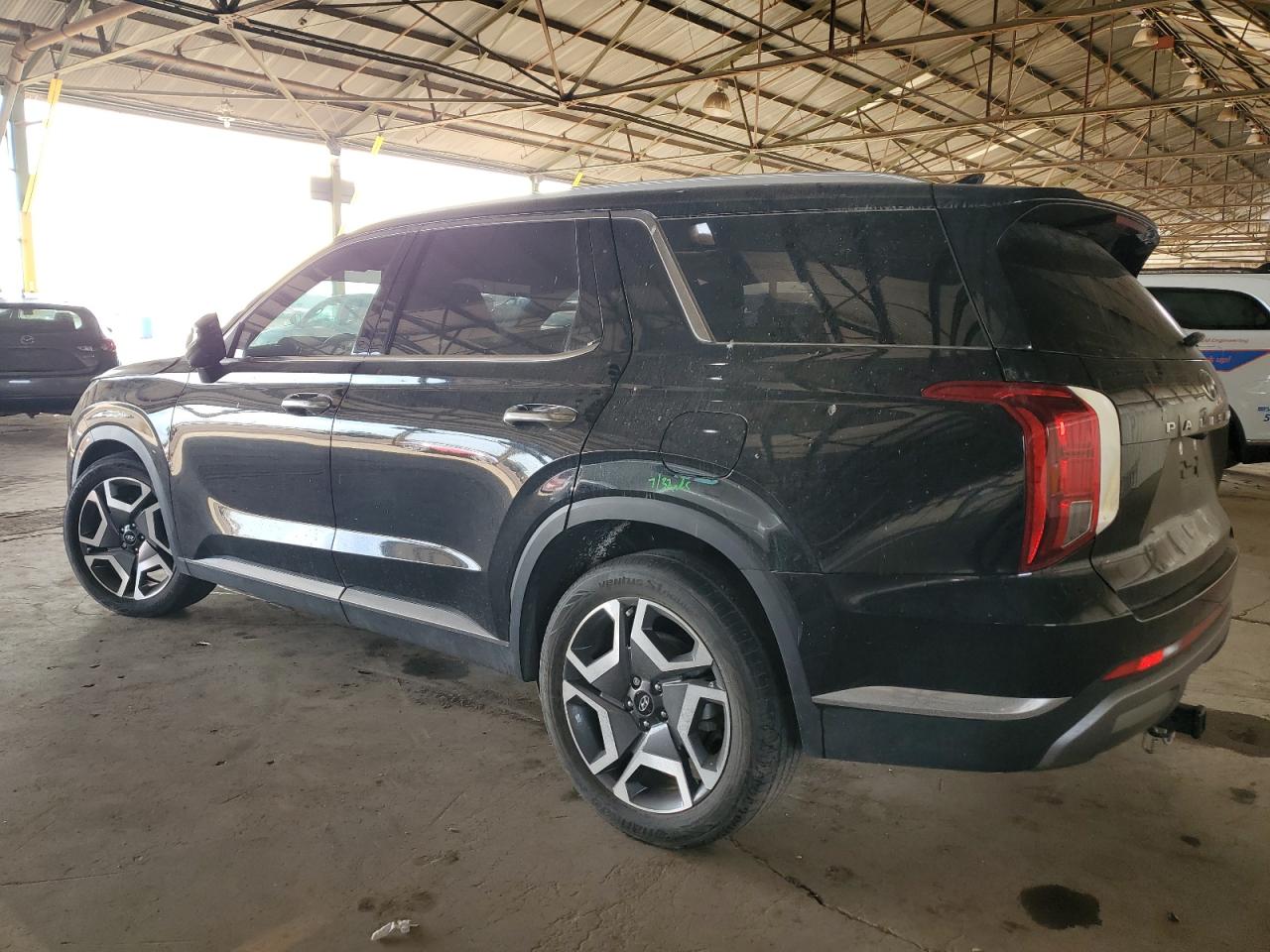 2023 Hyundai Palisade - Image 2