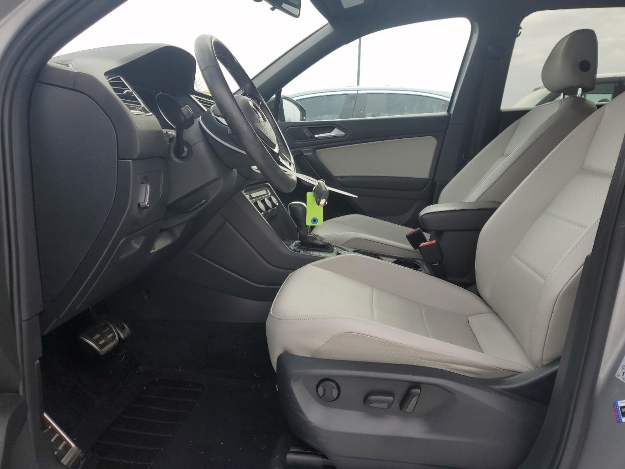 2021 Volkswagen Tiguan - Image 7