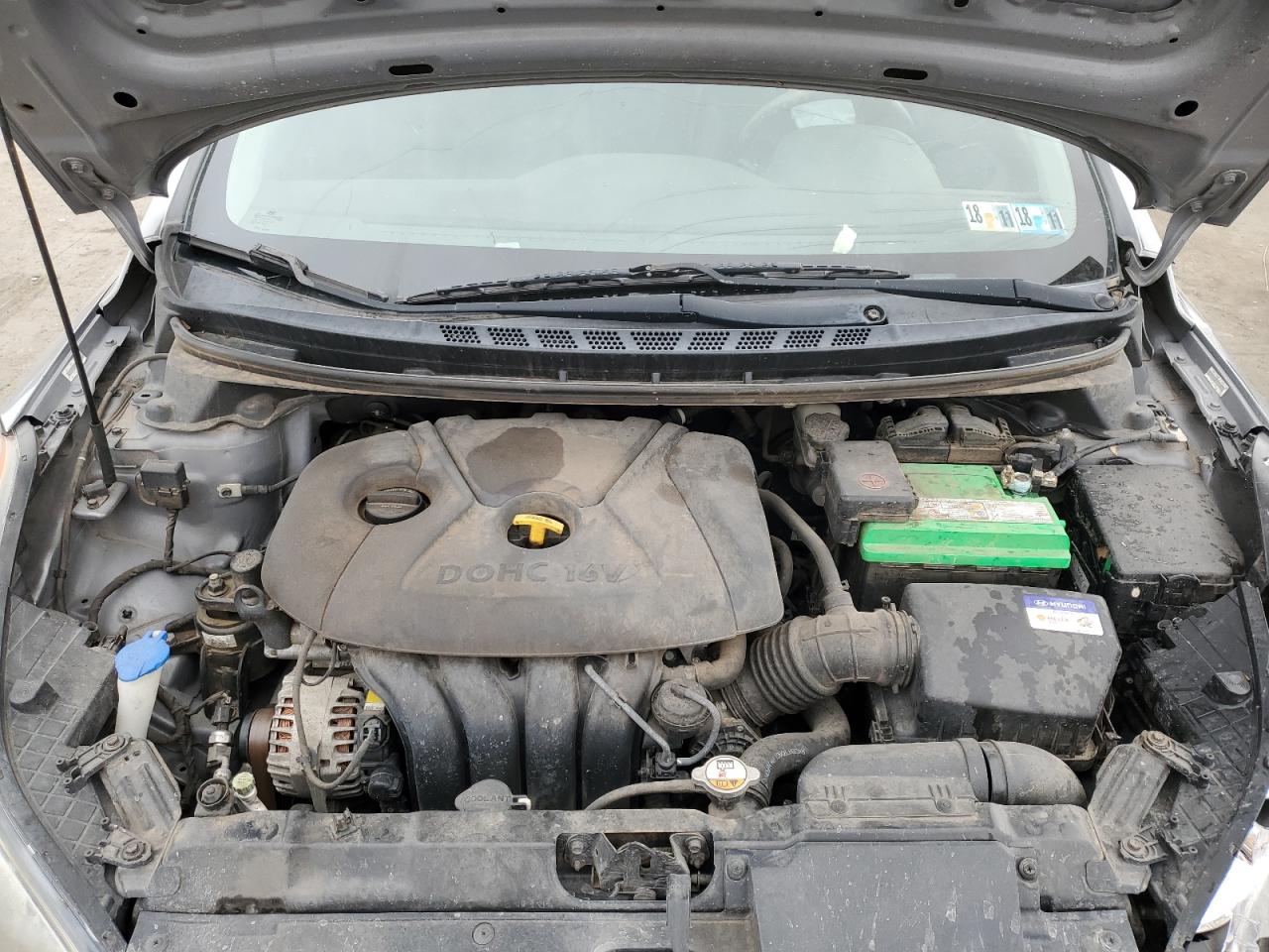 2012 Hyundai Elantra - Image 11