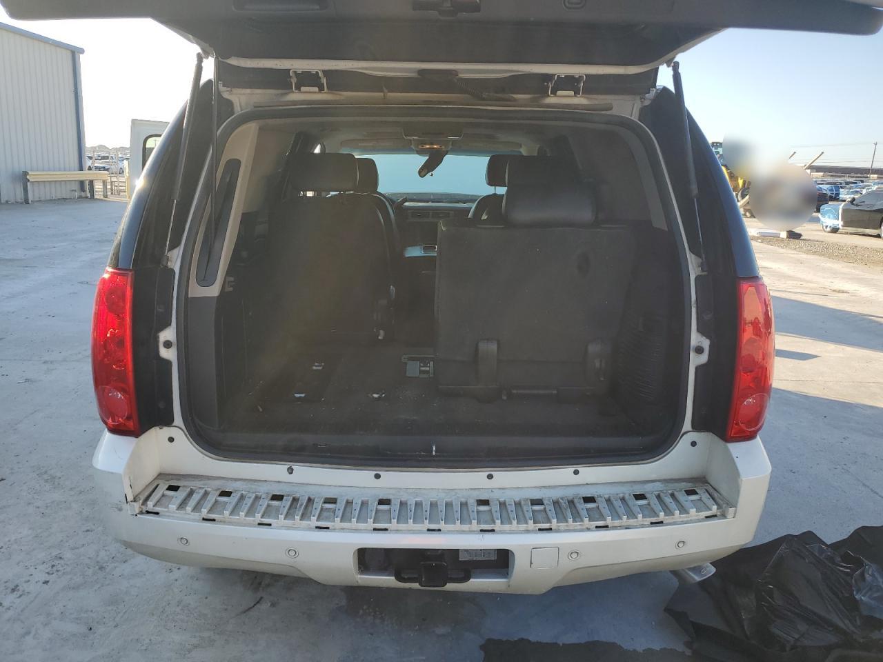 2009 GMC Yukon - Image 6