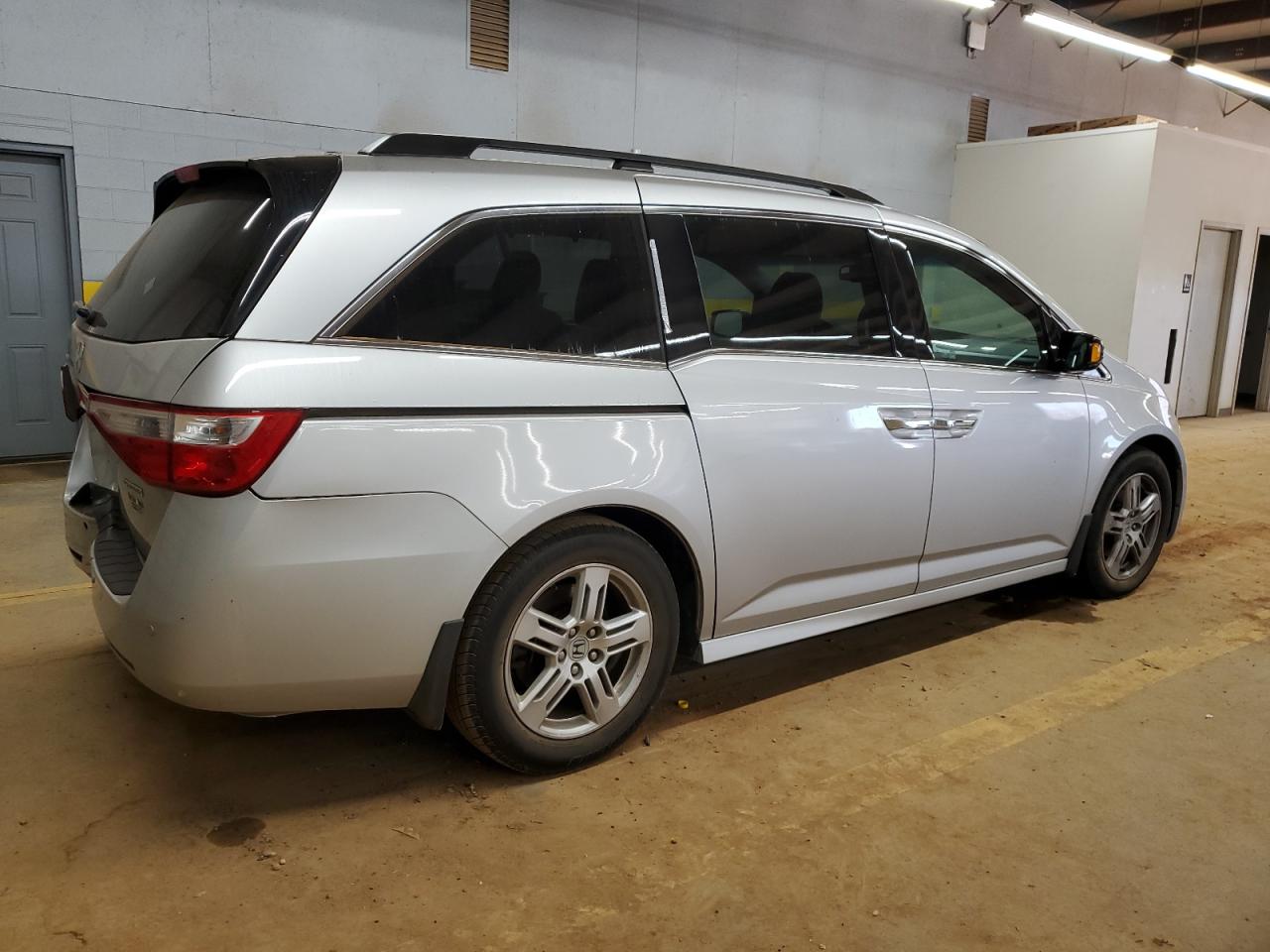 2012 Honda Odyssey - Image 3