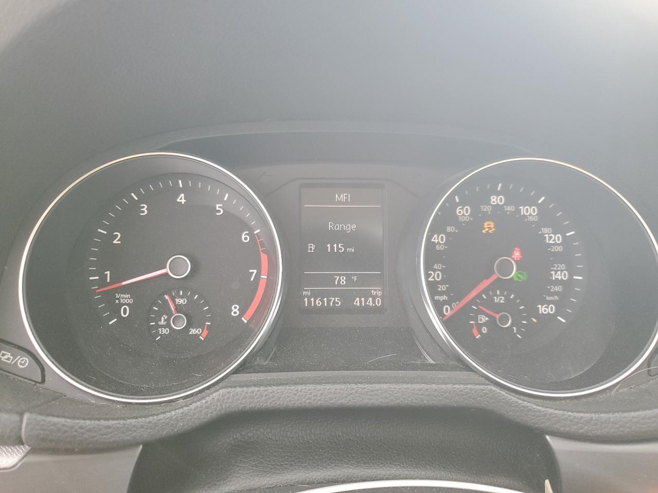 2017 Volkswagen Passat - Image 9