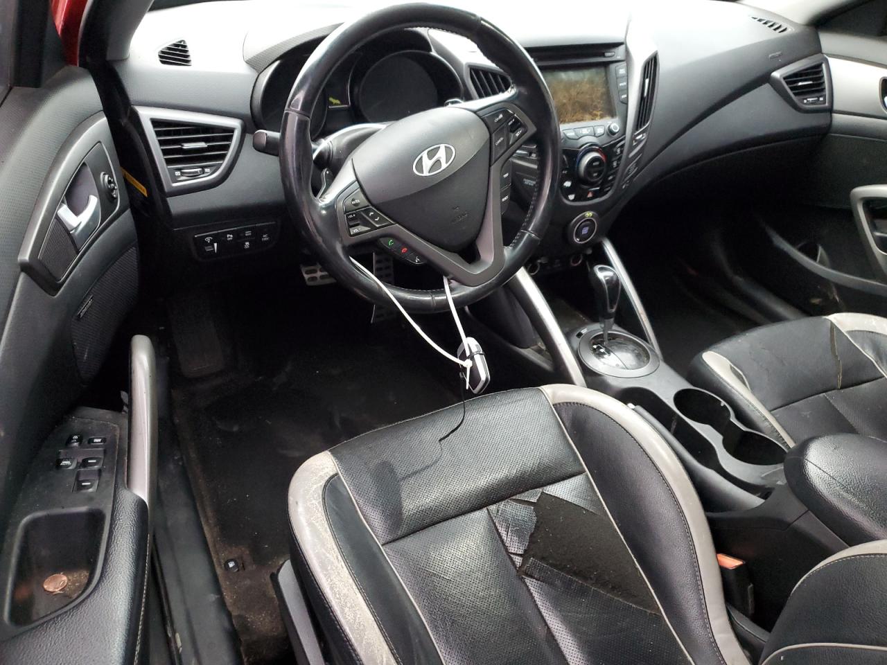 2015 Hyundai Veloster - Image 8