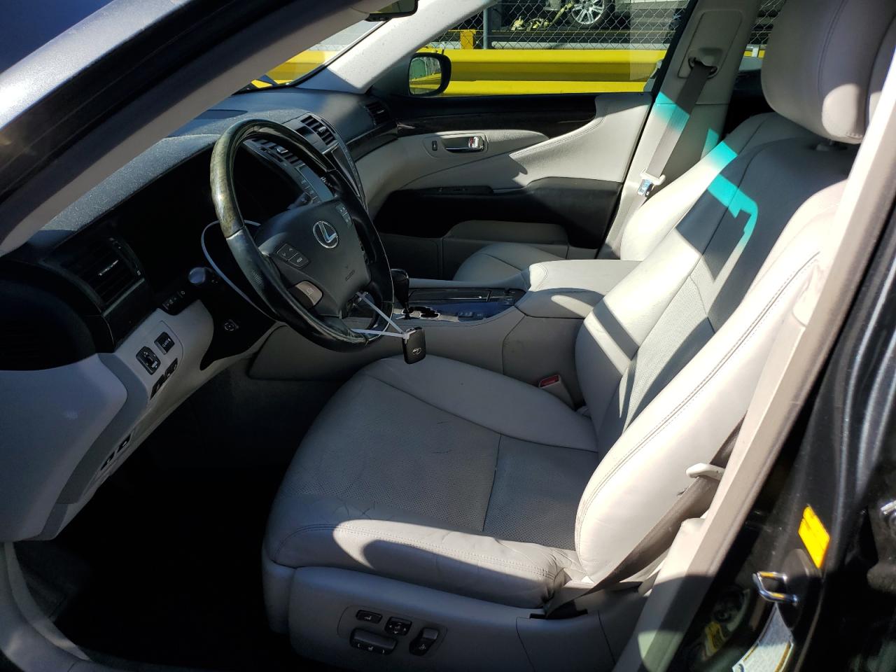 2007 Lexus LS - Image 7