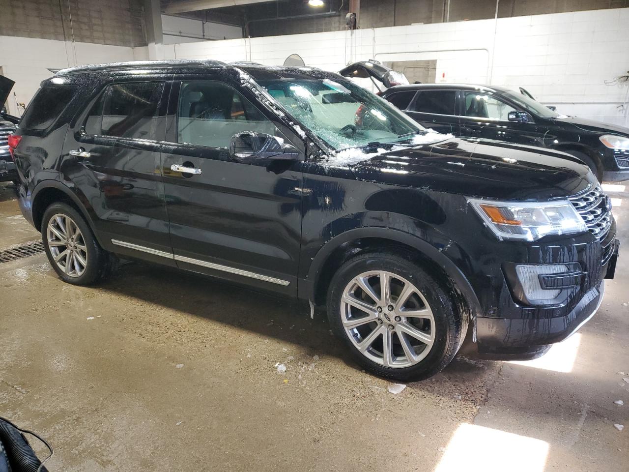 2017 Ford Explorer - Image 4