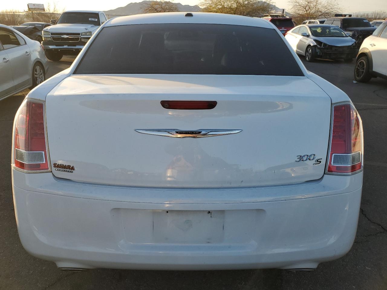 2014 Chrysler 300 - Image 6