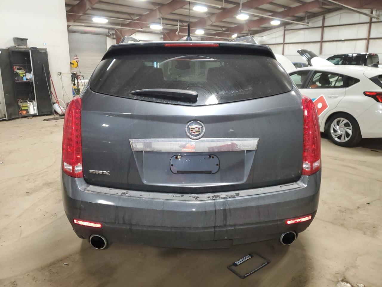 2010 Cadillac SRX - Image 6