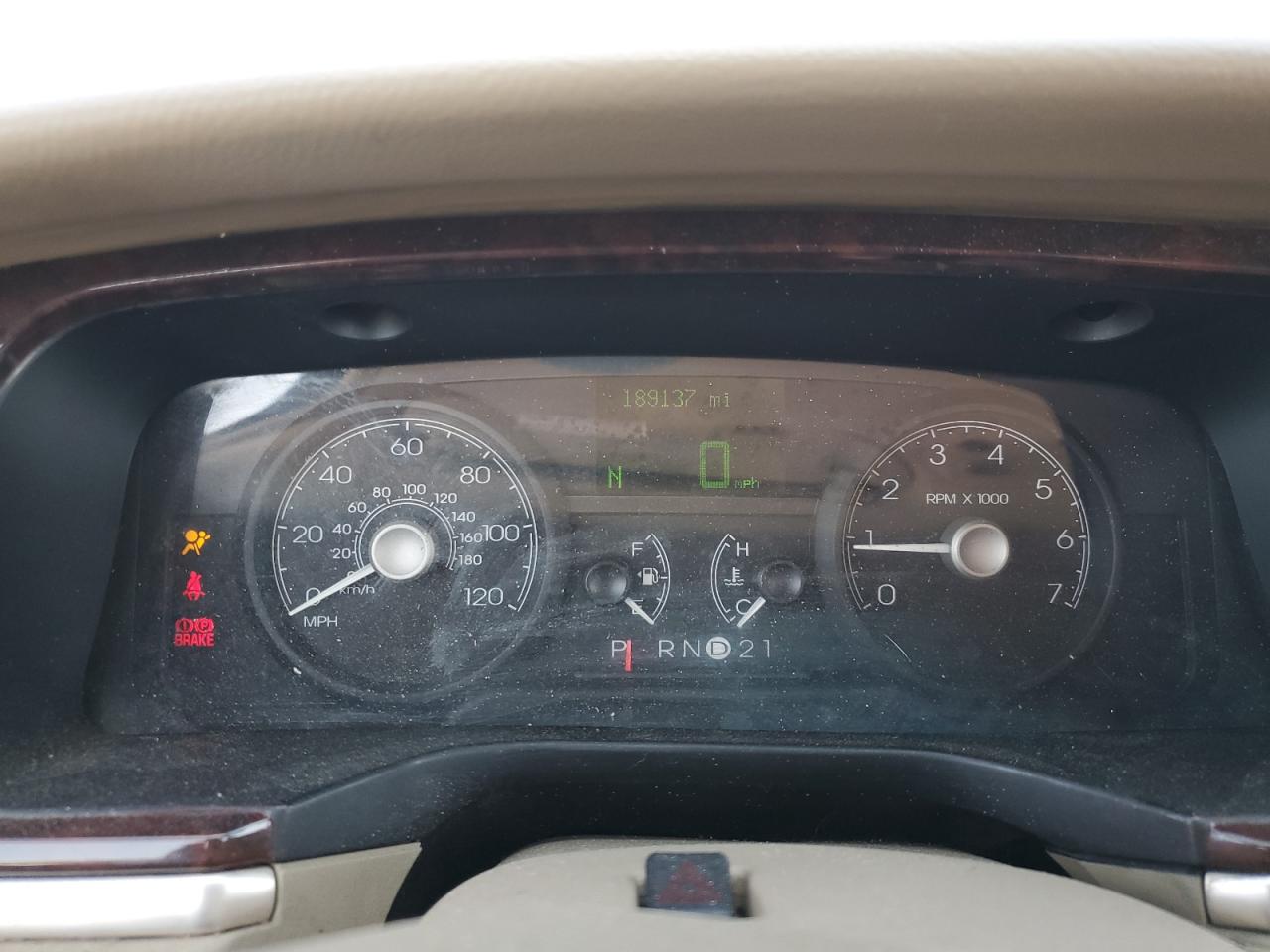 2006 Lincoln Town Car - Image 9