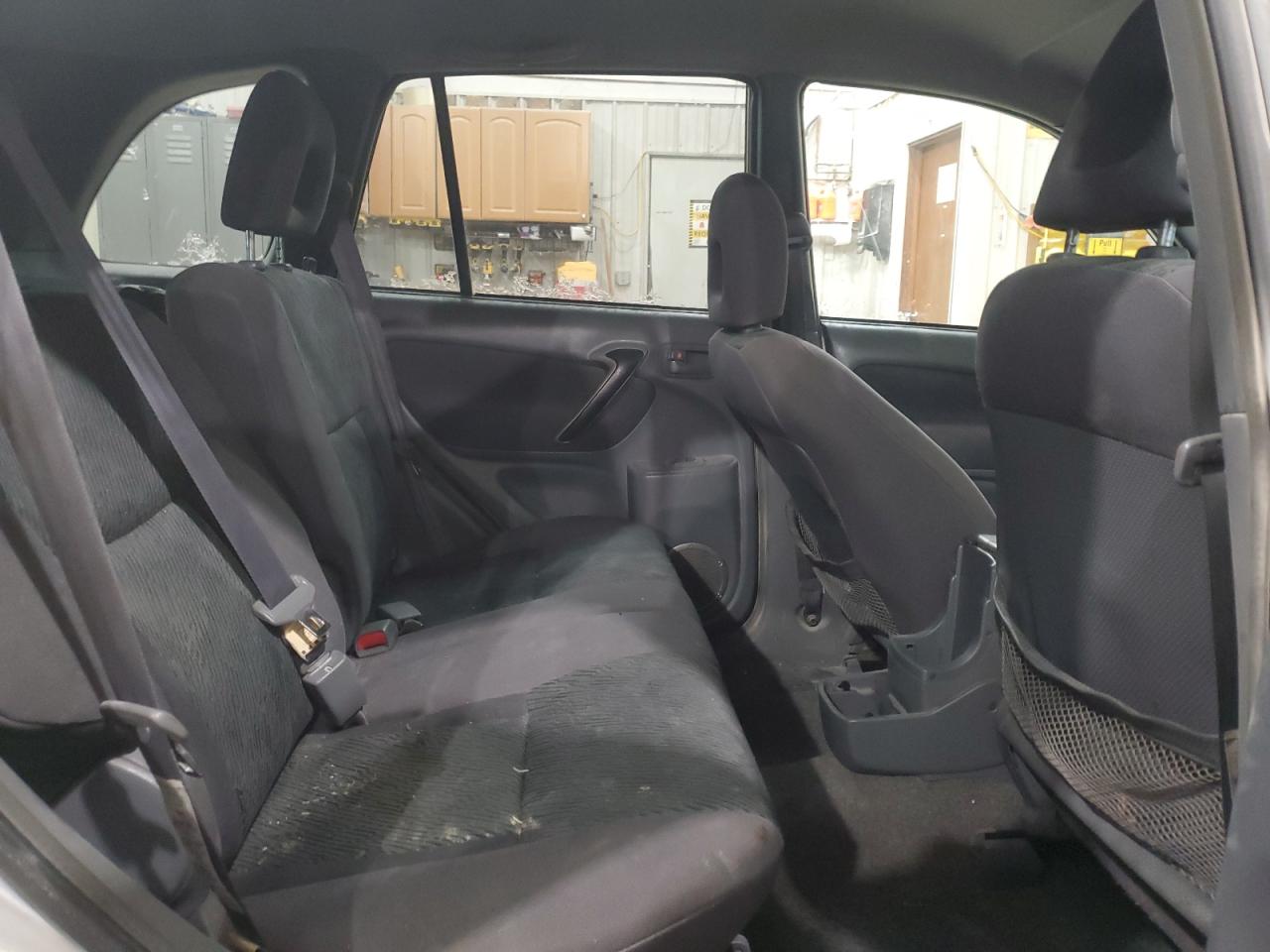 2003 Toyota RAV 4 - Image 11