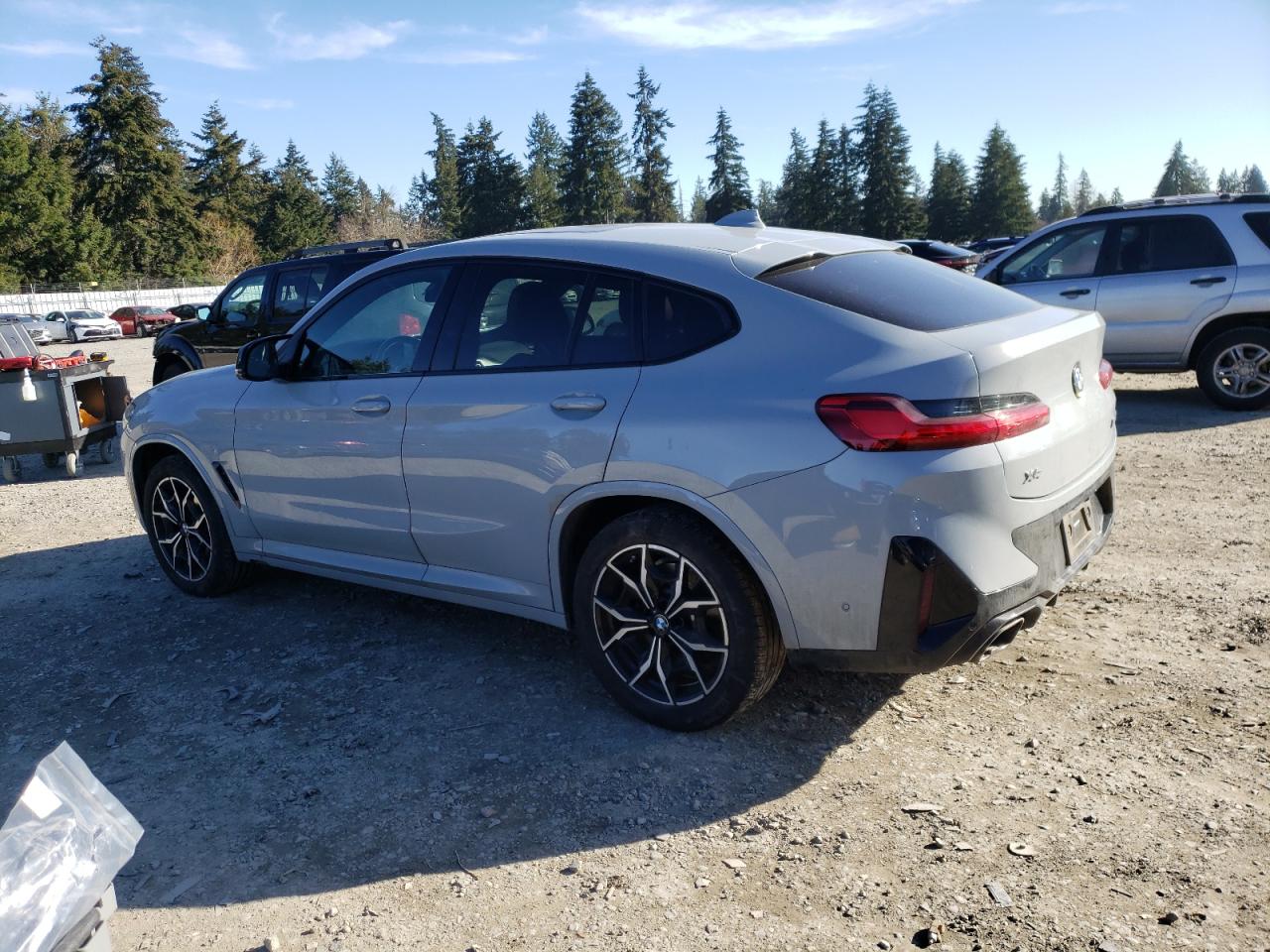 2023 BMW X4 - Image 2