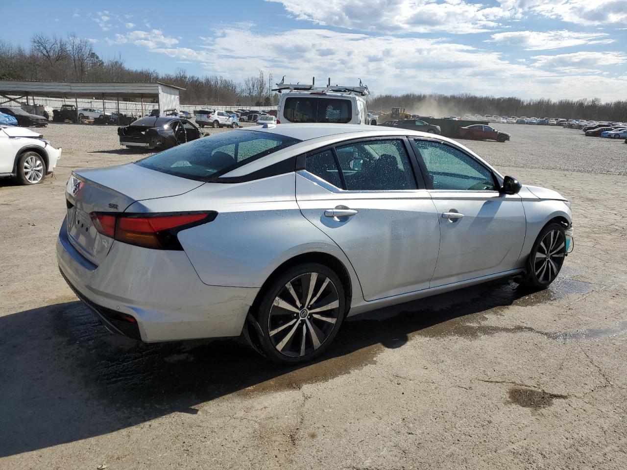 2021 Nissan Altima - Image 3