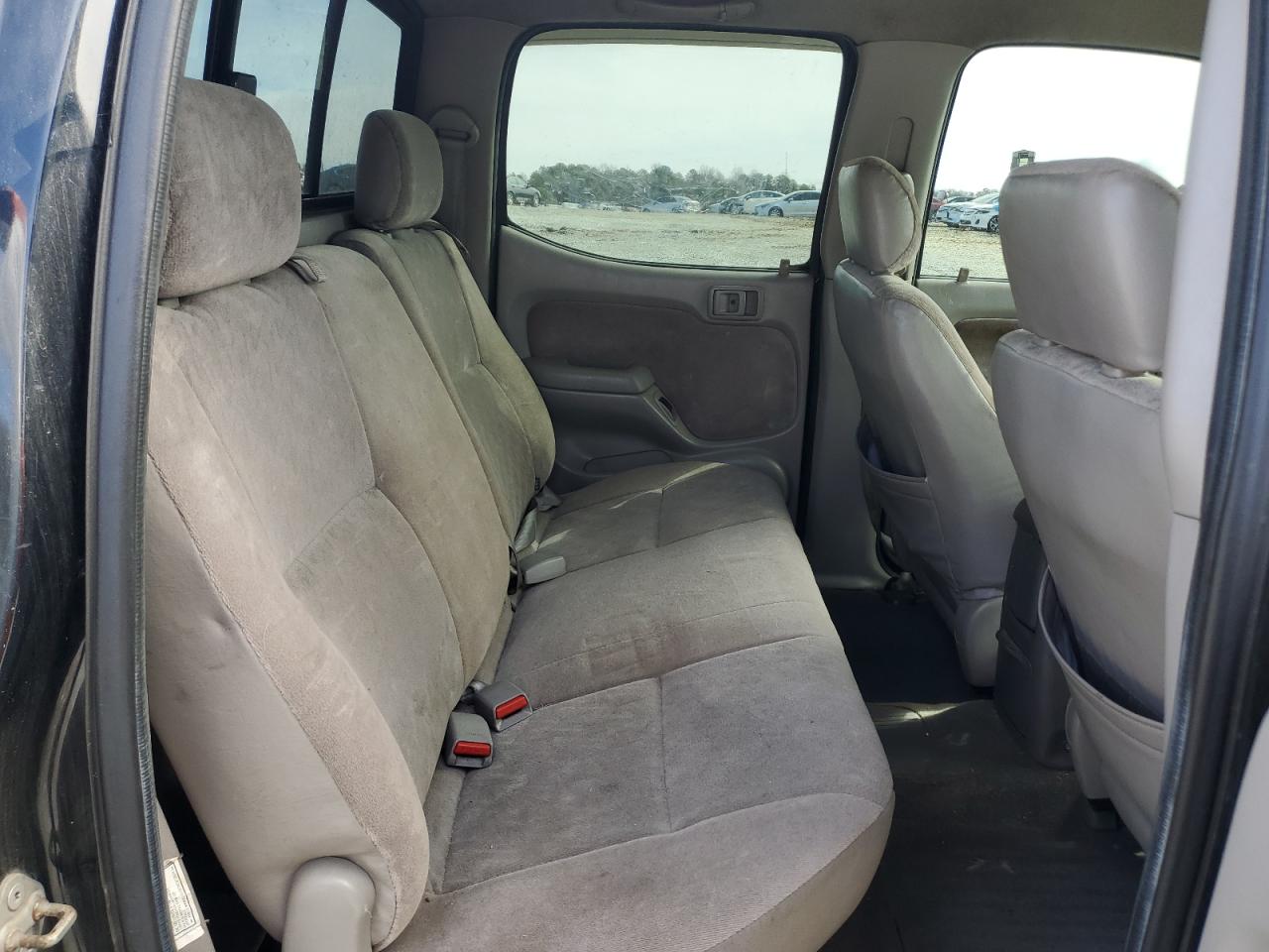 2004 Toyota Tacoma - Image 10