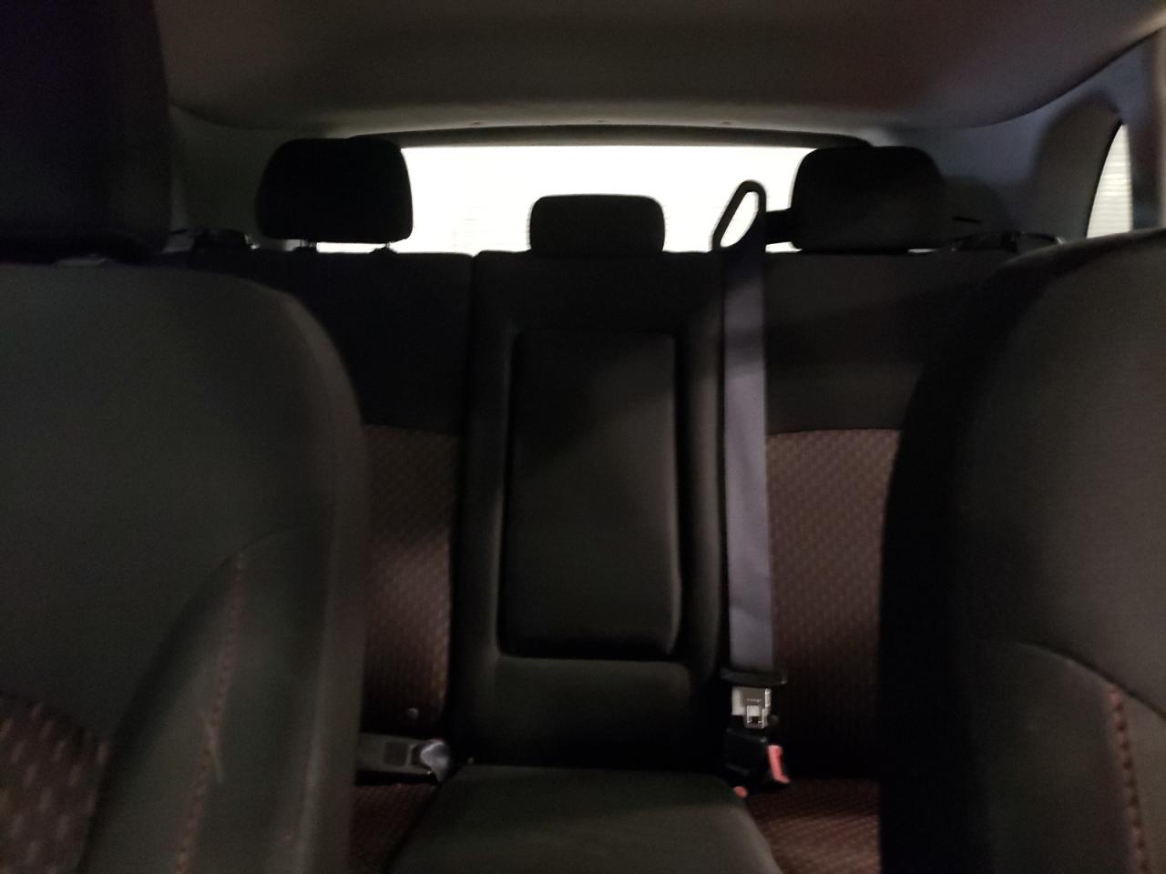 2017 Mitsubishi Outlander - Image 10