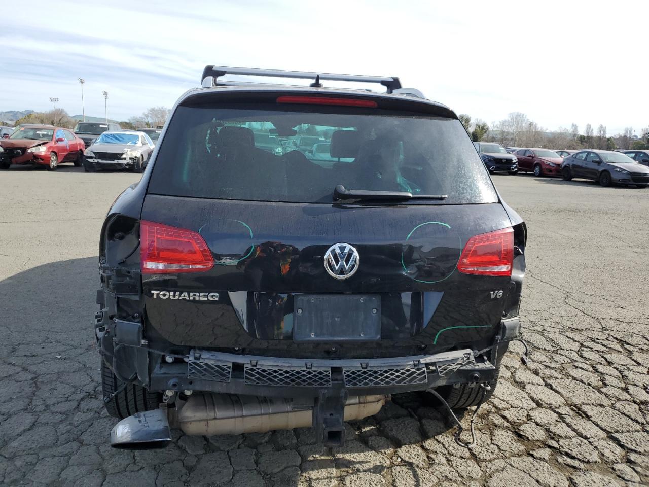 2017 Volkswagen Touareg - Image 6