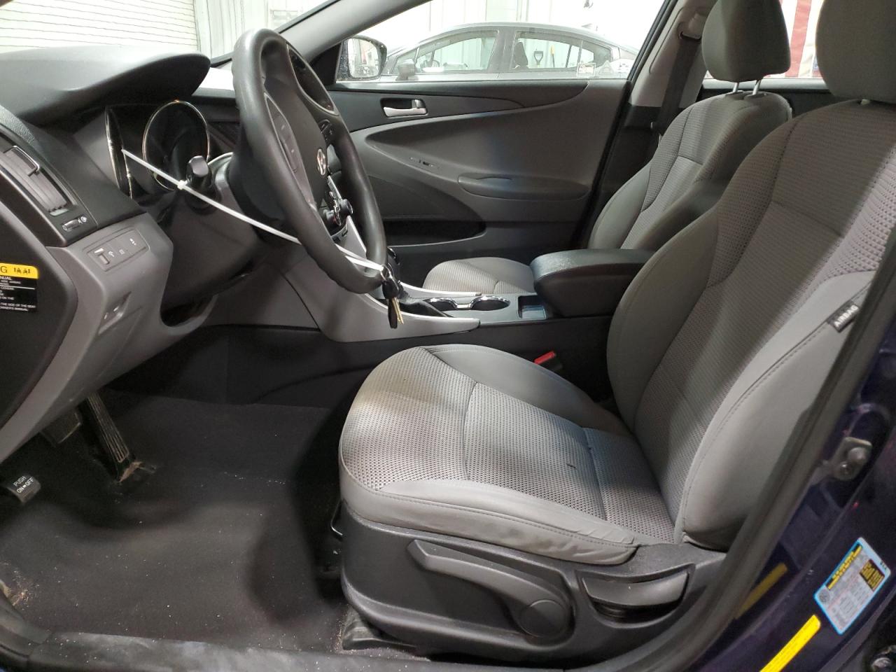 2012 Hyundai Sonata - Image 7